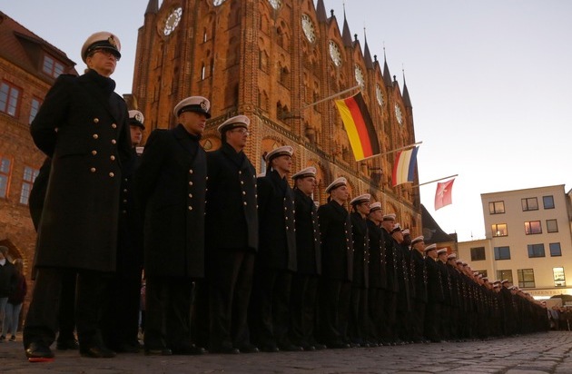 Vereidigung und Feierliches Gelöbnis am Gründungstag der Bundeswehr in ...